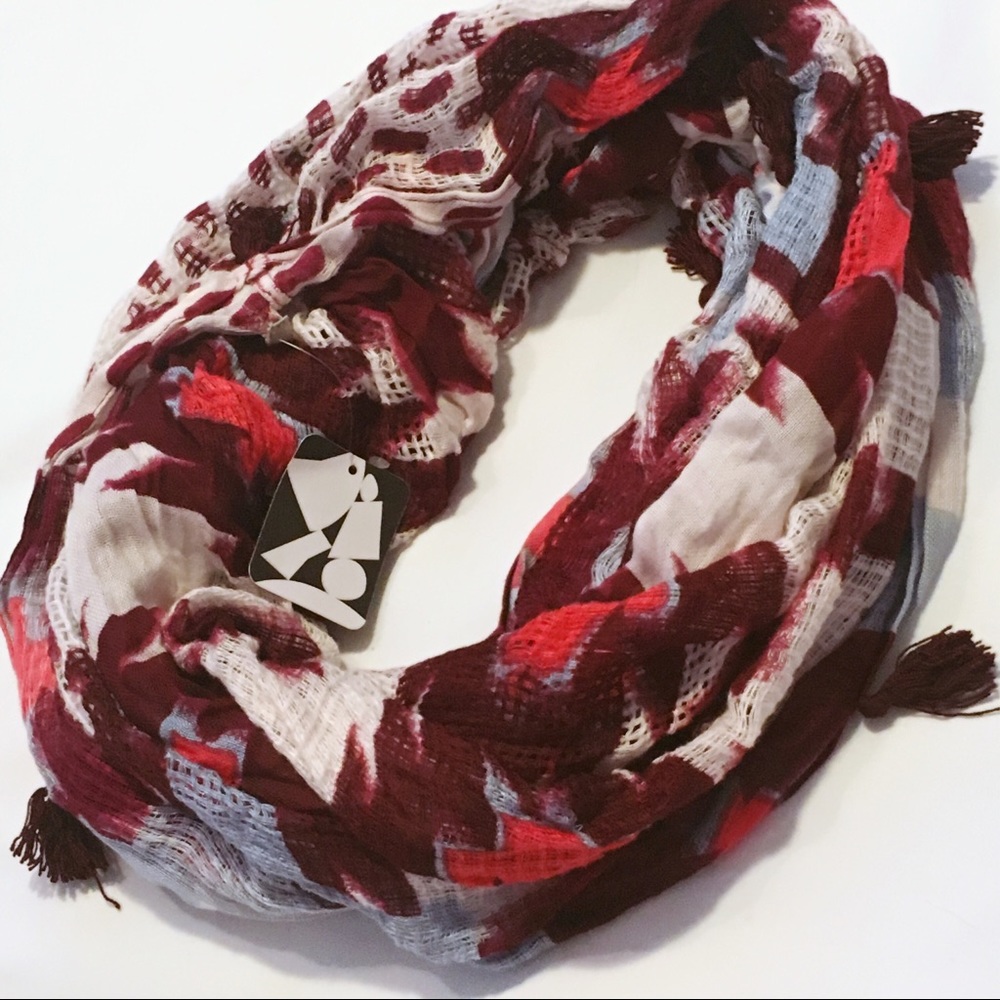 Urban Outfitters NWT  Infinity Scarf